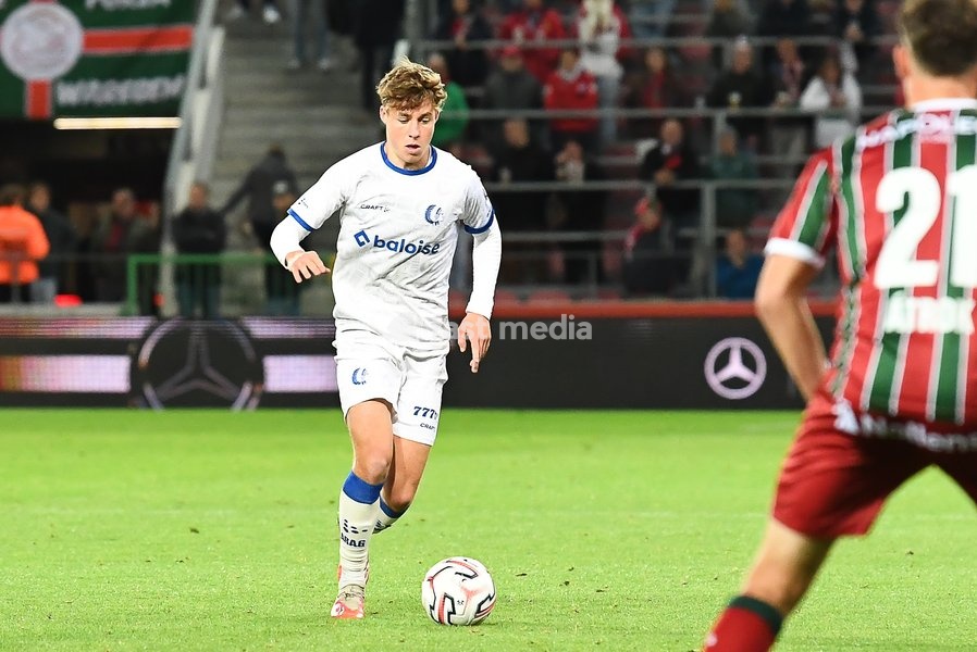 Gent's Tibe De Vlieger pictured in action during a soccer match between SV Zulte Waregem and Kaa Gent, Saturday 10 October 2026 in Waregem, on day 8 of the 2026-2027 'Jupiler Pro League' first division of the Belgian championship, in Waregem