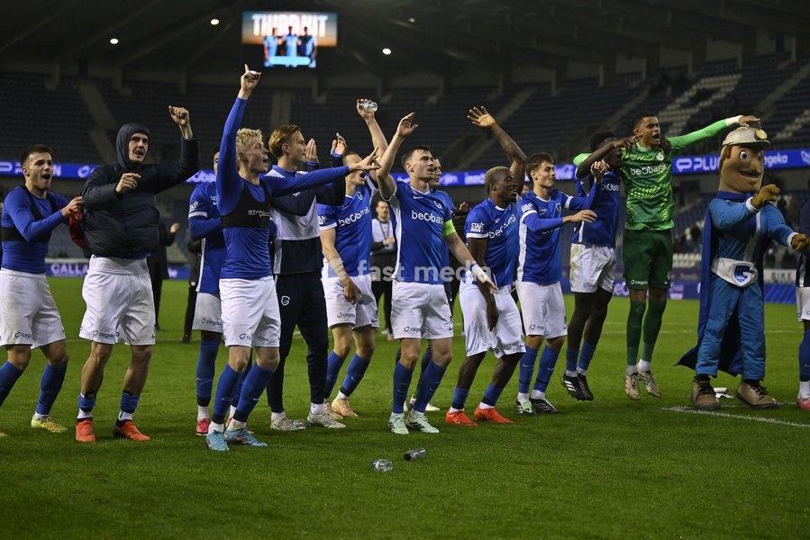 Genk's players celebrate after winning a soccer match between KRC Genk and KV Kortrijk, Saturday 10 October 2026 in Genk, on day 8 of the 2026-2027 'Jupiler Pro League' first division of the Belgian championship, in Genk