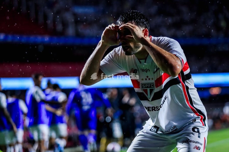 October 10, 2026, São Paulo, São Paulo, Brazil: SÃO PAULO (SP), BRAZIL – OCTOBER 10: Jonata Calleri celebrates his goal during the match between São Paulo and Vitória in the 2026 Brazilian Championship at Morumbis Stadium in São Paulo (SP), Brazil, on Saturday, October 10, 2026