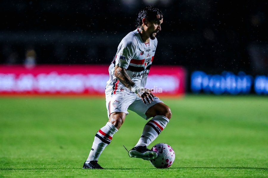 October 10, 2026, São Paulo, São Paulo, Brazil: SÃO PAULO (SP), BRAZIL – OCTOBER 10: São Paulo player Arthur during the match between São Paulo and Vitória in the 2026 Brazilian Championship at Morumbis Stadium in São Paulo (SP), Brazil, this Saturday, October 10, 2026