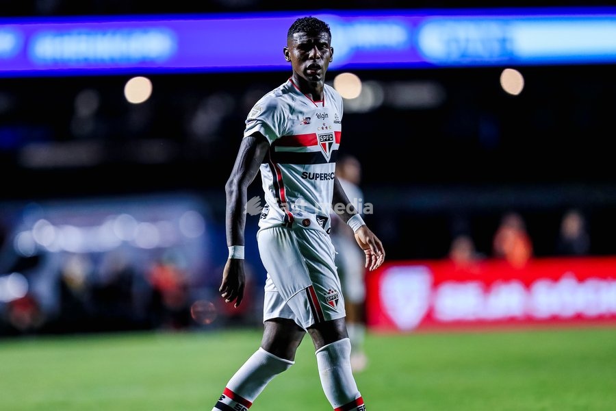 October 10, 2026, São Paulo, São Paulo, Brazil: SÃO PAULO (SP), BRAZIL – OCTOBER 10: São Paulo player Arboleda during the match between São Paulo and Vitória in the 2026 Brazilian Championship at Morumbis Stadium in São Paulo (SP), Brazil, this Saturday, October 10, 2026