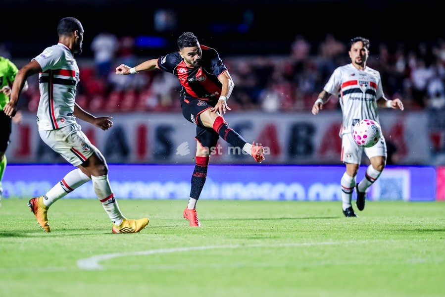 October 10, 2026, São Paulo, São Paulo, Brazil: SÃO PAULO (SP), BRAZIL – OCTOBER 10: Vitória player Renê during the match between São Paulo and Vitória in the 2026 Brazilian Championship at Morumbis Stadium in São Paulo (SP), Brazil, on Saturday, October 10, 2026