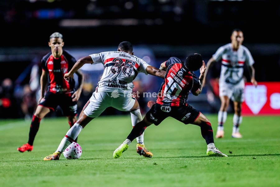 October 10, 2026, São Paulo, São Paulo, Brazil: SÃO PAULO (SP), BRAZIL – OCTOBER 10: São Paulo player Sabino during the match between São Paulo and Vitória in the 2026 Brazilian Championship at Morumbis Stadium in São Paulo (SP), Brazil, on Saturday, October 10, 2026