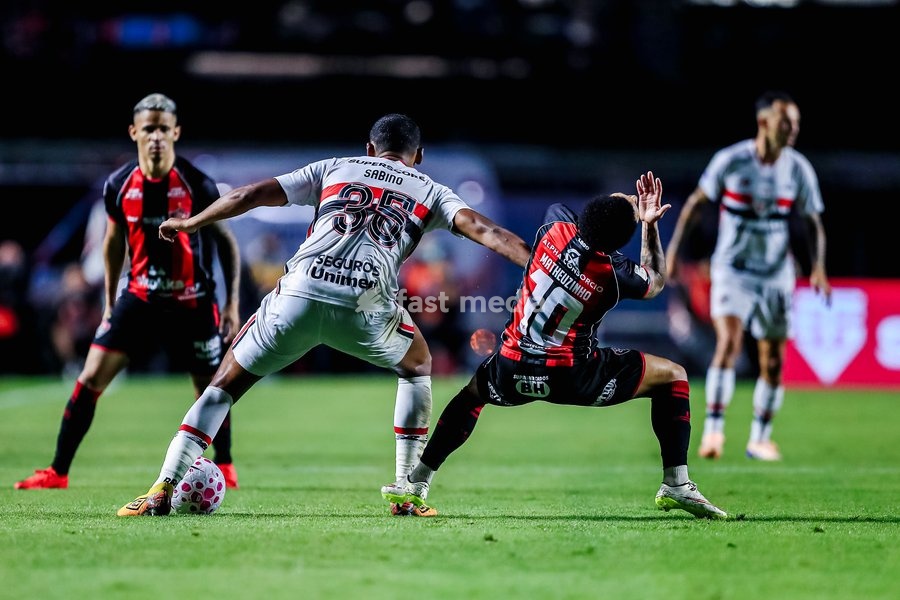 October 10, 2026, São Paulo, São Paulo, Brazil: SÃO PAULO (SP), BRAZIL – OCTOBER 10: São Paulo player Sabino during the match between São Paulo and Vitória in the 2026 Brazilian Championship at Morumbis Stadium in São Paulo (SP), Brazil, on Saturday, October 10, 2026