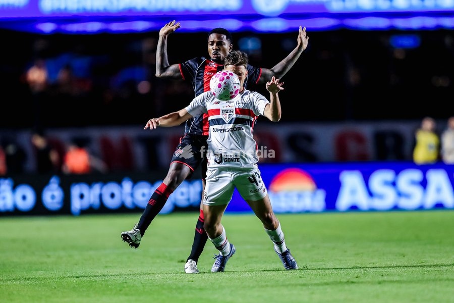 October 10, 2026, São Paulo, São Paulo, Brazil: SÃO PAULO (SP), BRAZIL – OCTOBER 10: São Paulo player Gustavo Santana during the match between São Paulo and Vitória in the 2026 Brazilian Championship at Morumbis Stadium in São Paulo (SP), Brazil, on Saturday, October 10, 2026