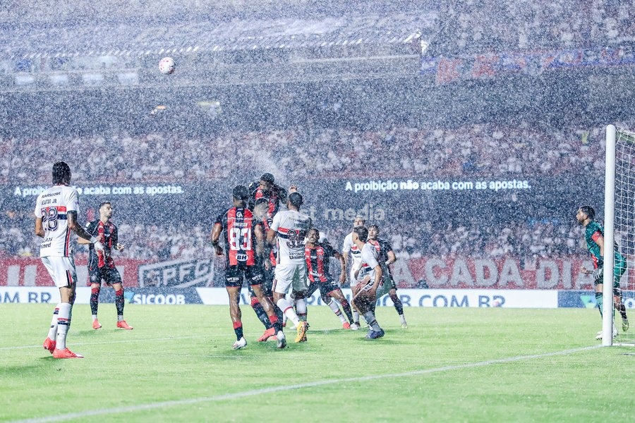 October 10, 2026, São Paulo, São Paulo, Brazil: SÃO PAULO (SP), BRAZIL – OCTOBER 10: Vitória player Lucas Arcanjo during the match between São Paulo and Vitória in the 2026 Brazilian Championship at Morumbis Stadium in São Paulo (SP), Brazil, on Saturday, October 10, 2026