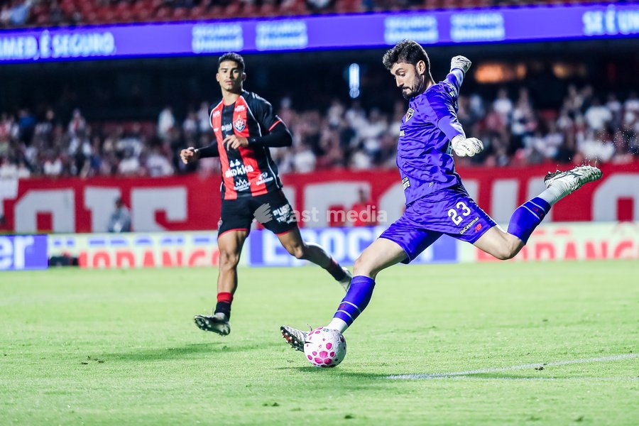 October 10, 2026, São Paulo, São Paulo, Brazil: SÃO PAULO (SP), BRAZIL – OCTOBER 10: São Paulo player Rafael during the match between São Paulo and Vitória in the 2026 Brazilian Championship at Morumbis Stadium in São Paulo (SP), Brazil, on Saturday, October 10, 2026