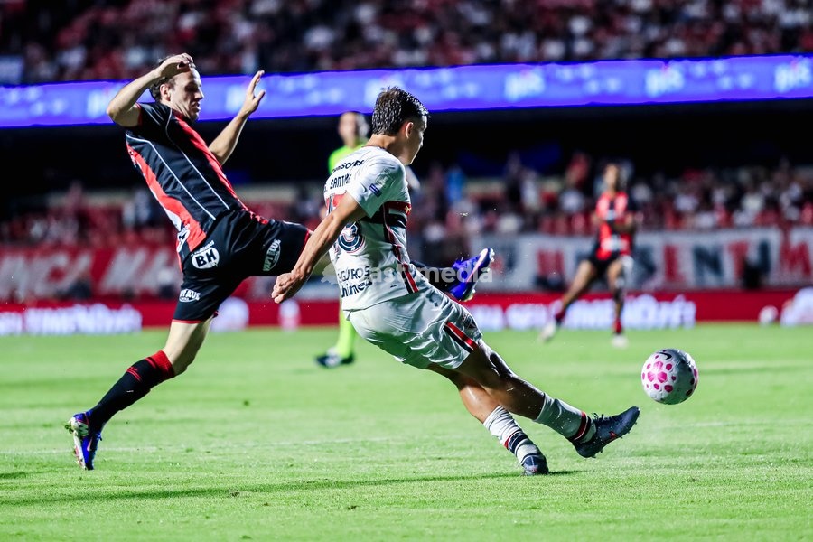 October 10, 2026, São Paulo, São Paulo, Brazil: SÃO PAULO (SP), BRAZIL – OCTOBER 10: São Paulo player Gustavo Santana during the match between São Paulo and Vitória in the 2026 Brazilian Championship at Morumbis Stadium in São Paulo (SP), Brazil, on Saturday, October 10, 2026