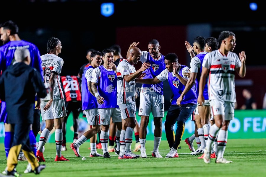 October 10, 2026, São Paulo, São Paulo, Brazil: SÃO PAULO (SP), BRAZIL – OCTOBER 10: São Paulo players celebrate after the match between São Paulo and Vitória in the 2026 Brazilian Championship at Morumbis Stadium in São Paulo (SP), Brazil, on Saturday, October 10, 2026