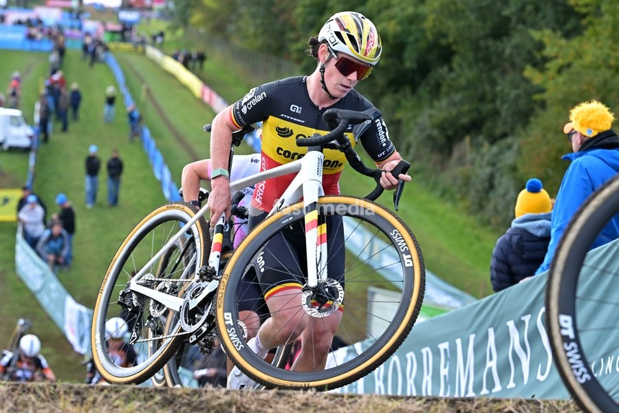 Belgium's Marion Norbert Riberolle pictured in action during the women elite race of the 'Mosselcross' cyclocross cycling event, on Sunday 11 October 2026, in Dendermonde, the first race (out of 7) of the HG Cross competition