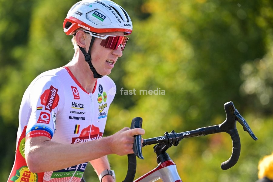 Belgium's Michael Vanthourenhout is pictured in action during the men elite race of the 'Mosselcross' cyclocross cycling event, on Sunday 11 October 2026, in Dendermonde, the first race (out of 7) of the HG Cross competition