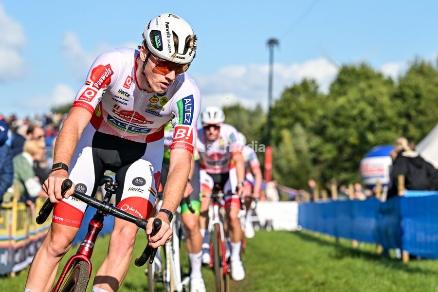 Belgium's Yordi Corsus is pictured in action during the men elite race of the 'Mosselcross' cyclocross cycling event, on Sunday 11 October 2026, in Dendermonde, the first race (out of 7) of the HG Cross competition