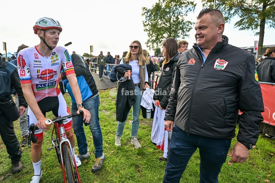 Belgium's Michael Vanthourenhout and Pauwels Sauzen-Altez Industriebouw team manager Jurgen Mettepenningen are pictured after the men elite race of the 'Mosselcross' cyclocross cycling event, on Sunday 11 October 2026, in Dendermonde, the first race (out of 7) of the HG Cross competition