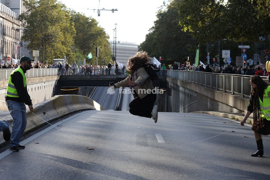 This image shows the Climate March 2026, organized by the Climate Coalition, in Brussels, on Sunday 11 October 2026. The Climate Coalition demands the federal and regional governments to stop subsidizing polluting industrial activities in Belgium and levy higher taxes on these companies