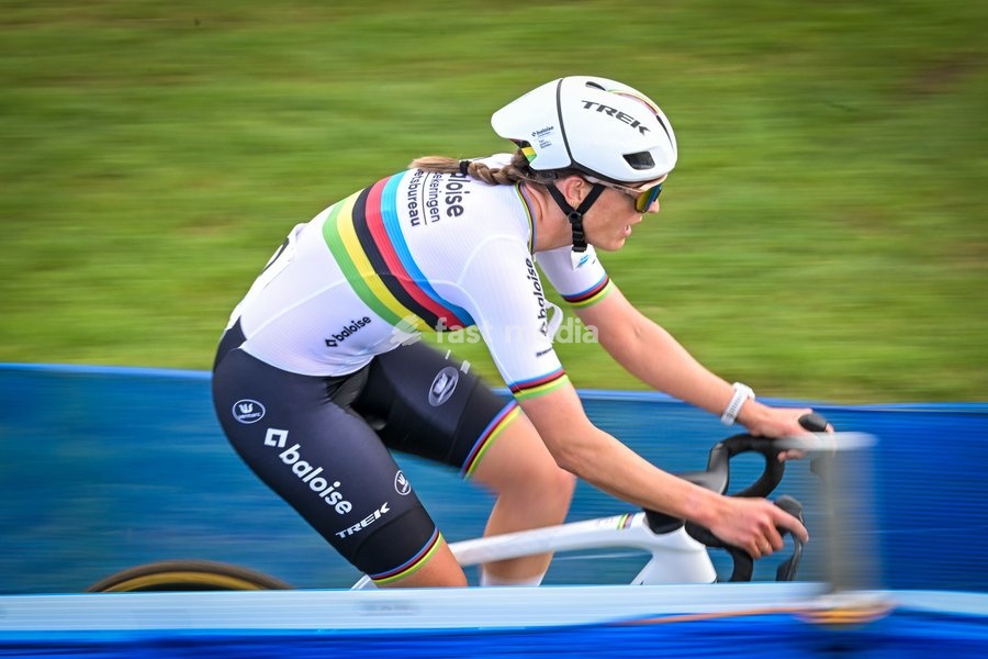Netherlands' Lucinda Brand is pictured in action during the women elite race of the 'Mosselcross' cyclocross cycling event, on Sunday 11 October 2026, in Dendermonde, the first race (out of 7) of the HG Cross competition