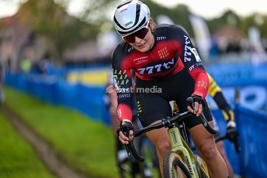 Netherlands' Aniek Van Alphen is pictured in action during the women elite race of the 'Mosselcross' cyclocross cycling event, on Sunday 11 October 2026, in Dendermonde, the first race (out of 7) of the HG Cross competition