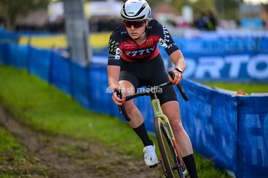 Netherlands' Aniek Van Alphen is pictured in action during the women elite race of the 'Mosselcross' cyclocross cycling event, on Sunday 11 October 2026, in Dendermonde, the first race (out of 7) of the HG Cross competition