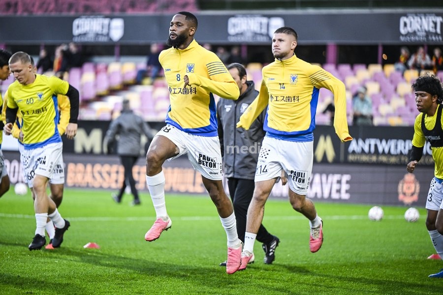STVV's Abdoulaye Sissako pictured in action during the warming-up for a soccer match between KV Mechelen and Sint-Truiden VV, Sunday 11 October 2026 in Mechelen, on day 8 of the 2026-2027 'Jupiler Pro League' first division of the Belgian championship