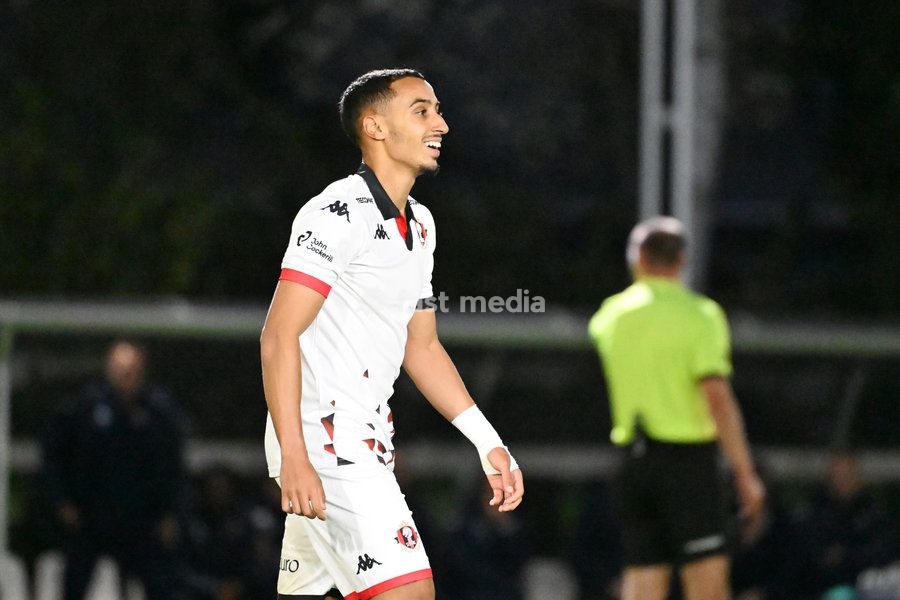 Seraing's Amine Messoussa celebrates after scoring the 0-1 goal during a soccer match between Jong KAA Gent and FCV Rfc Seraing, Sunday 11 October 2026 in Gent, on day 7 of the 2026-2027 'Challenger Pro League' second highest division of the Belgian championship