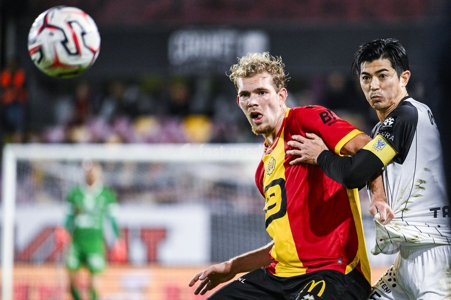 Mechelen's Bouke Boersma and STVV's Shogo Taniguchi pictured in action during a soccer match between KV Mechelen and Sint-Truiden VV, Sunday 11 October 2026 in Mechelen, on day 8 of the 2026-2027 'Jupiler Pro League' first division of the Belgian championship