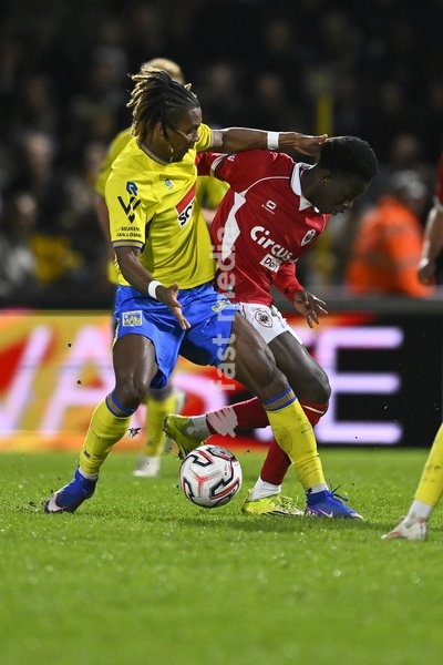 Westerlo's Ibrahim Junior Fofana and Antwerp's Modibo Fofana fight for the ball during a soccer match between KVC Westerlo and Royal Antwerp FC, Sunday 11 October 2026 in Westerlo, on day 8 of the 2026-2027 'Jupiler Pro League' first division of the Belgian championship