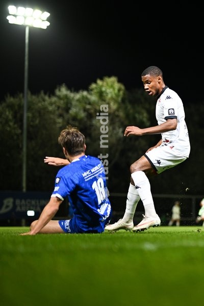 Jong Gent's Matisse Samoise and Seraing's Oussmane Kebe fight for the ball during a soccer match between Jong KAA Gent and FCV Rfc Seraing, Sunday 11 October 2026 in Gent, on day 7 of the 2026-2027 'Challenger Pro League' second highest division of the Belgian championship