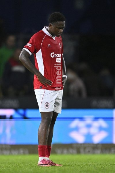 Antwerp's Snayder Porozo looks dejected after losing a soccer match between KVC Westerlo and Royal Antwerp FC, Sunday 11 October 2026 in Westerlo, on day 8 of the 2026-2027 'Jupiler Pro League' first division of the Belgian championship