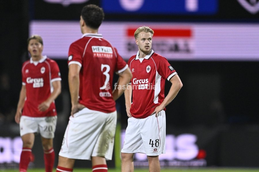Antwerp's Arthur Vermeeren looks dejected after losing a soccer match between KVC Westerlo and Royal Antwerp FC, Sunday 11 October 2026 in Westerlo, on day 8 of the 2026-2027 'Jupiler Pro League' first division of the Belgian championship