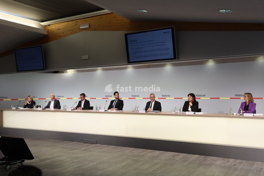 this picture shows a press conference of the Walloon Government on the budget 2027, Monday 12 October 2026 ,in Jambes, Namur