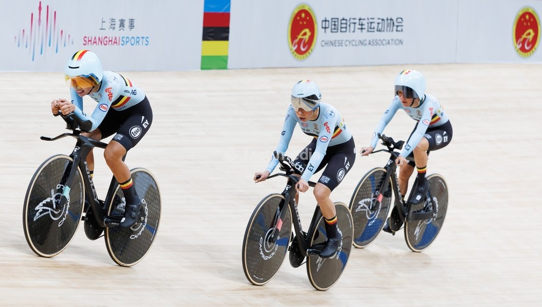 Belgian team with Belgian Katrijn De Clercq, Belgian Shari Bossuyt, Belgian Helene Hesters and Belgium Belgian Luca Vierstraete pictured in action during the Women’s Scratch event at the UCI Track Cycling World Championships in Shanghai, China on Wednesday 14 October 2026. The worlds are taking…