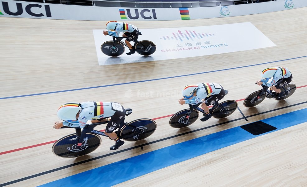 L-R, Belgian Luca Vierstraete; Belgian Shari Bossuyt (up); Belgian Helene Hesters and Belgian Katrijn De Clercq pictured in action at the Women’s Scratch event at the UCI Track Cycling World Championships in Shanghai, China on Wednesday 14 October 2026. The worlds are taking place from 14 to 18…