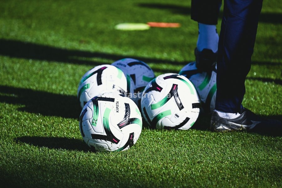 a UEFA Conference League ball pictured at a training session of Belgian soccer team KAA Gent, Wednesday 14 October 2026 in Gent. The team is preparing for the opening match of the UEFA Conference League league phase against Danish Aarhus GF tomorrow