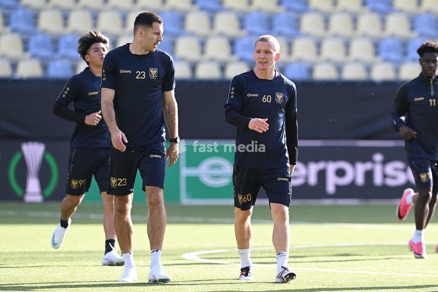 STVV's Joedrick Pupe and STVV's Robert-Jan Vanwesemael pictured during a training session of Belgian soccer team Sint-Truidense VV, Wednesday 14 October 2026 in Sint-Truiden. The team is preparing for the opening match of the UEFA Conference League league phase against Georgian FC Iberia 1999…