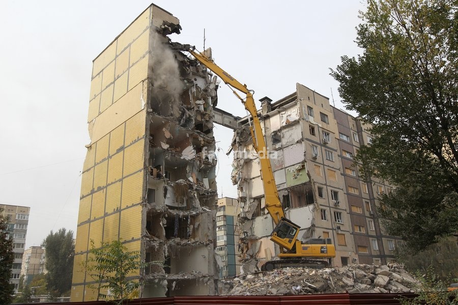 An excavator works during the dismantling of a section of a nine-story residential building damaged in a Russian drone attack overnight on November 7-8, 2025, in Dnipro, Ukraine, on October 13, 2026. Overnight on November 7-8, 2025, a Russian attack drone struck the first section of the nine-story…