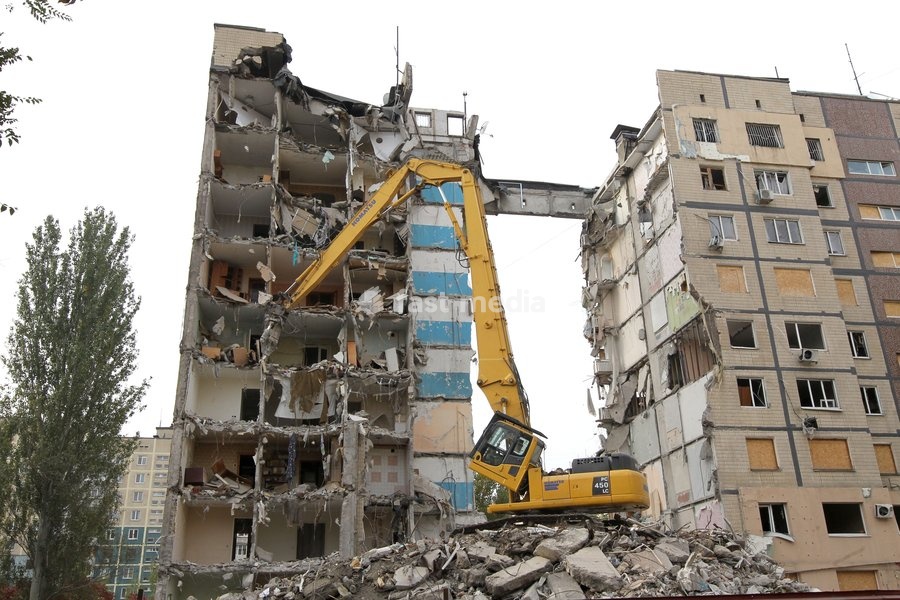 An excavator works during the dismantling of a section of a nine-story residential building damaged in a Russian drone attack overnight on November 7-8, 2025, in Dnipro, Ukraine, on October 13, 2026. Overnight on November 7-8, 2025, a Russian attack drone struck the first section of the nine-story…