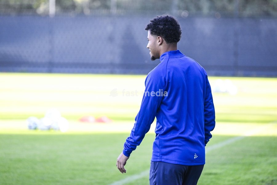 Gent's Momodou Lamin Sonko arrive for a training session of Belgian soccer team KAA Gent, Wednesday 14 October 2026 in Gent. The team is preparing for the opening match of the UEFA Conference League league phase against Danish Aarhus GF tomorrow