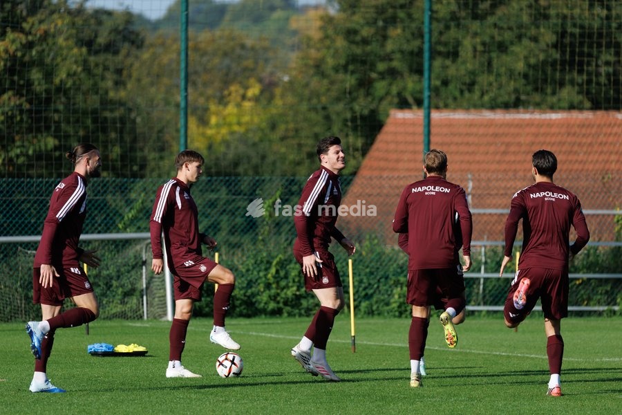 Anderlecht's players pictured in action during a training session of Belgian soccer team RSC Anderlecht, Wednesday 14 October 2026 in Brussels. The team is preparing for the second match of the UEFA Europa League league phase against Croatian GNK Dinamo Zagreb tomorrow