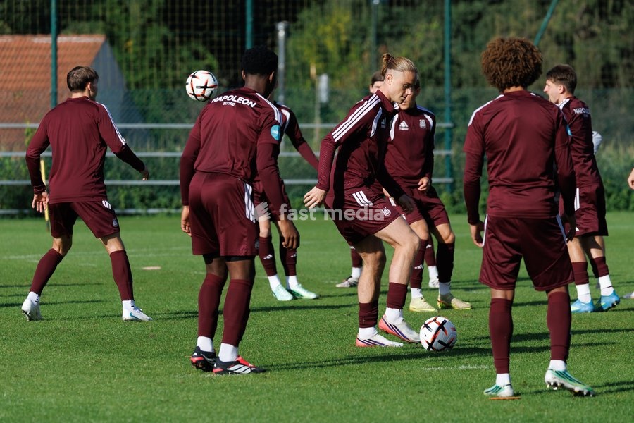 Anderlecht's players pictured in action during a training session of Belgian soccer team RSC Anderlecht, Wednesday 14 October 2026 in Brussels. The team is preparing for the second match of the UEFA Europa League league phase against Croatian GNK Dinamo Zagreb tomorrow