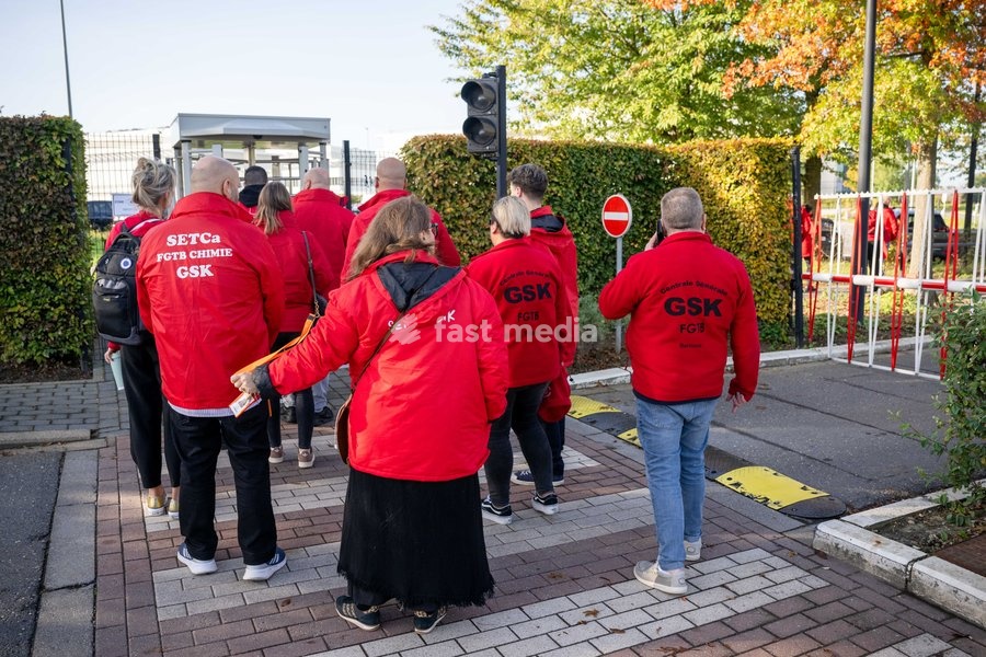 Union representatives are pictured as a GSK Belgium extraordinary works council is taking place in GSK Vaccine site in Wavre, on Wednesday 14 October 2026. The British pharmaceutical company GSK is one of the major employers in Wallonia, with sites in Wavre and Rixensart in Walloon Brabant, and…