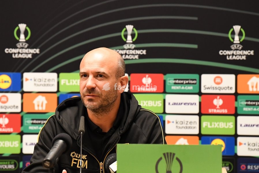 STVV's head coach Frederic De Meyer pictured during a press conference of Belgian soccer team Sint-Truidense VV, Wednesday 14 October 2026 in Sint-Truiden. The team is preparing for the opening match of the UEFA Conference League league phase against Georgian FC Iberia 1999 Tbilisi tomorrow