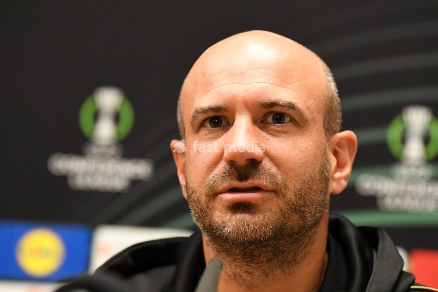STVV's head coach Frederic De Meyer pictured during a press conference of Belgian soccer team Sint-Truidense VV, Wednesday 14 October 2026 in Sint-Truiden. The team is preparing for the opening match of the UEFA Conference League league phase against Georgian FC Iberia 1999 Tbilisi tomorrow