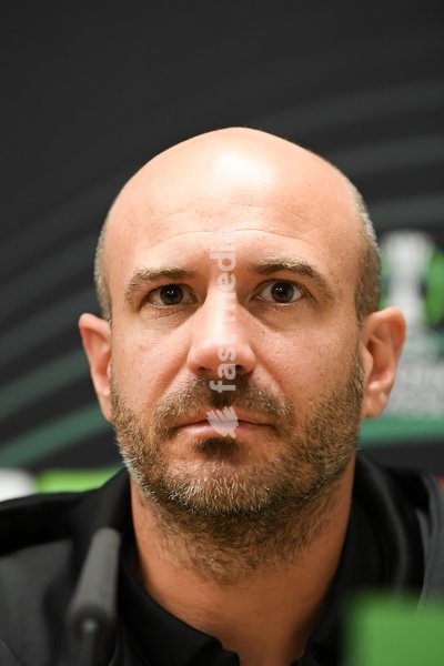 STVV's head coach Frederic De Meyer pictured during a press conference of Belgian soccer team Sint-Truidense VV, Wednesday 14 October 2026 in Sint-Truiden. The team is preparing for the opening match of the UEFA Conference League league phase against Georgian FC Iberia 1999 Tbilisi tomorrow
