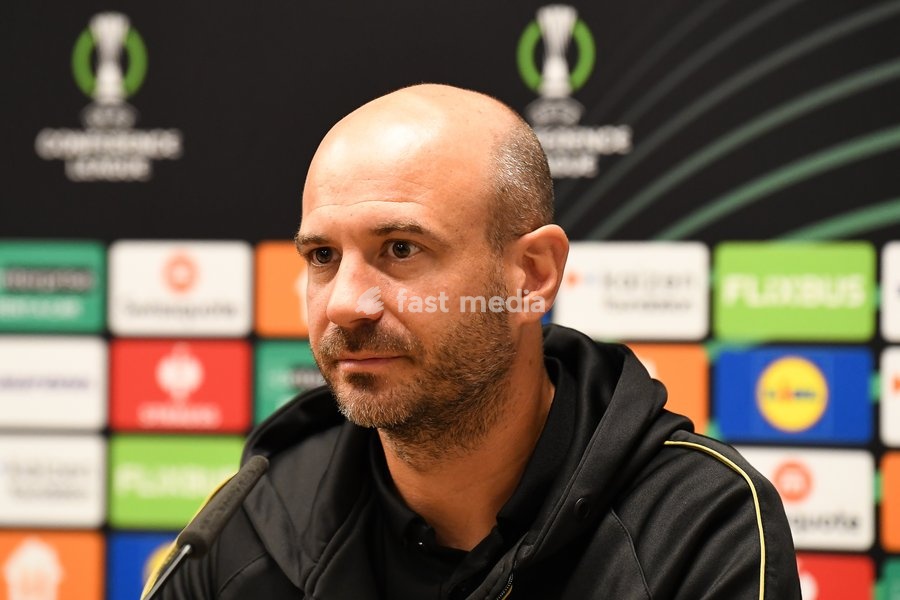 STVV's head coach Frederic De Meyer pictured during a press conference of Belgian soccer team Sint-Truidense VV, Wednesday 14 October 2026 in Sint-Truiden. The team is preparing for the opening match of the UEFA Conference League league phase against Georgian FC Iberia 1999 Tbilisi tomorrow