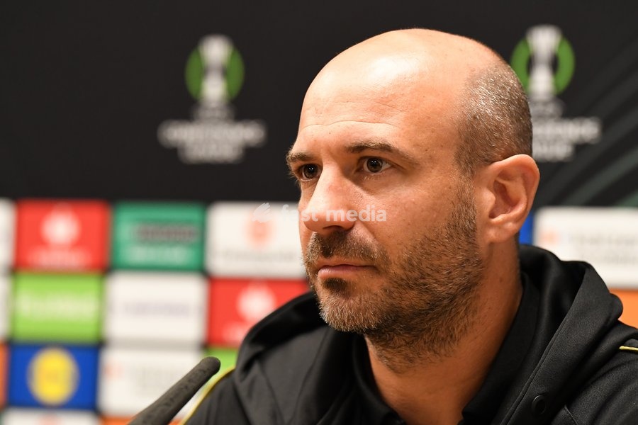 STVV's head coach Frederic De Meyer pictured during a press conference of Belgian soccer team Sint-Truidense VV, Wednesday 14 October 2026 in Sint-Truiden. The team is preparing for the opening match of the UEFA Conference League league phase against Georgian FC Iberia 1999 Tbilisi tomorrow