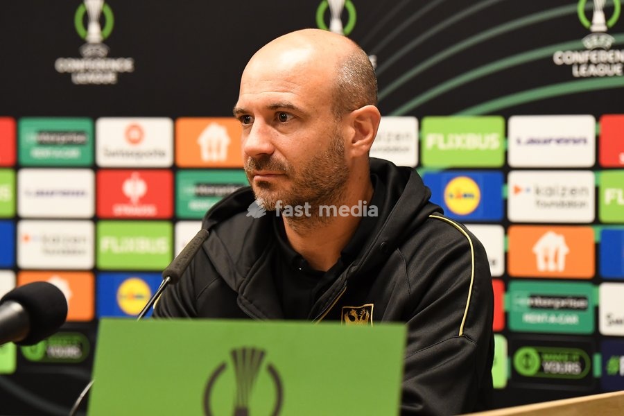 STVV's head coach Frederic De Meyer pictured during a press conference of Belgian soccer team Sint-Truidense VV, Wednesday 14 October 2026 in Sint-Truiden. The team is preparing for the opening match of the UEFA Conference League league phase against Georgian FC Iberia 1999 Tbilisi tomorrow
