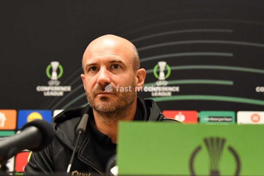 STVV's head coach Frederic De Meyer pictured during a press conference of Belgian soccer team Sint-Truidense VV, Wednesday 14 October 2026 in Sint-Truiden. The team is preparing for the opening match of the UEFA Conference League league phase against Georgian FC Iberia 1999 Tbilisi tomorrow