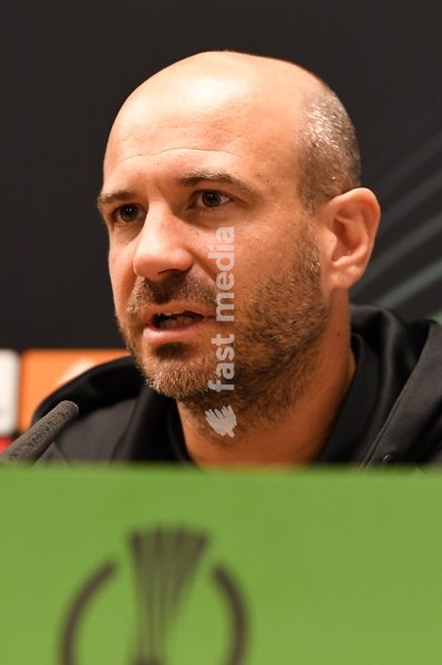 STVV's head coach Frederic De Meyer pictured during a press conference of Belgian soccer team Sint-Truidense VV, Wednesday 14 October 2026 in Sint-Truiden. The team is preparing for the opening match of the UEFA Conference League league phase against Georgian FC Iberia 1999 Tbilisi tomorrow