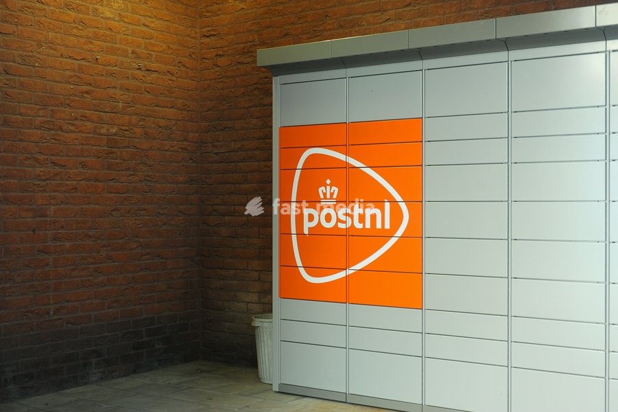 Picture taken suring the opening of the first parcel locker in Antwerp, Wednesday 14 October 2026 in Antwerp. With around 160 compartments, it is also immediately the largest one PostNL has installed in Belgium