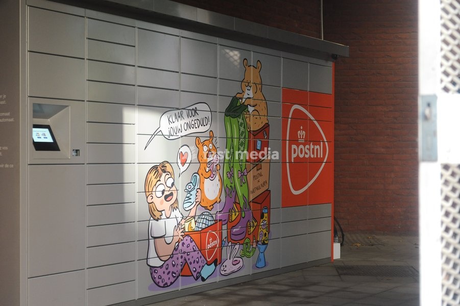 Picture taken suring the opening of the first parcel locker in Antwerp, Wednesday 14 October 2026 in Antwerp. With around 160 compartments, it is also immediately the largest one PostNL has installed in Belgium