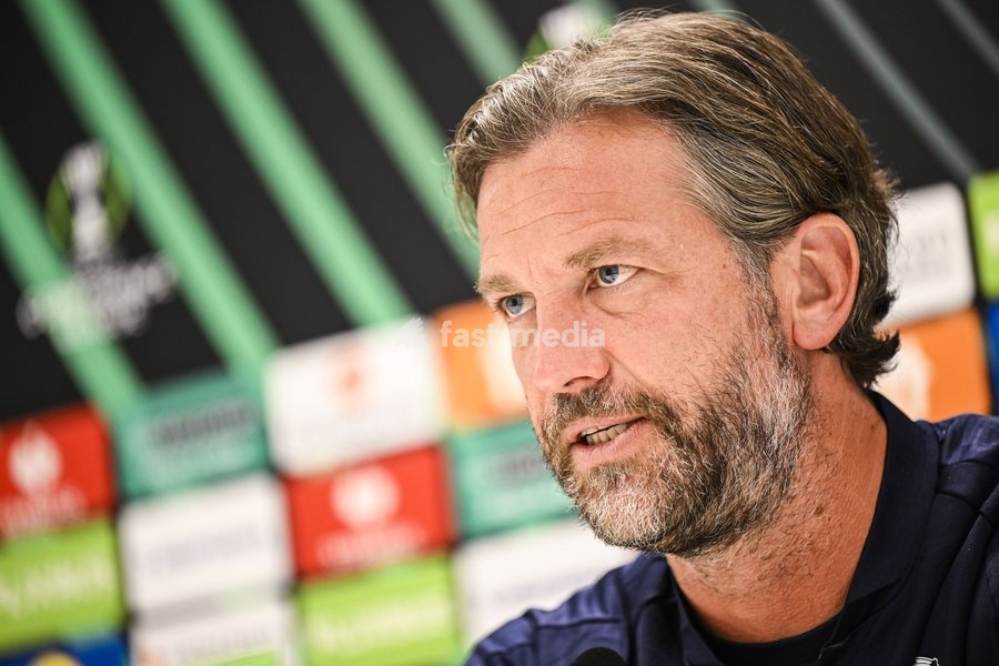 Gent's head coach Rik De Mil pictured during a press conference of Belgian soccer team KAA Gent, Wednesday 14 October 2026 in Gent. The team is preparing for the opening match of the UEFA Conference League league phase against Danish Aarhus GF tomorrow